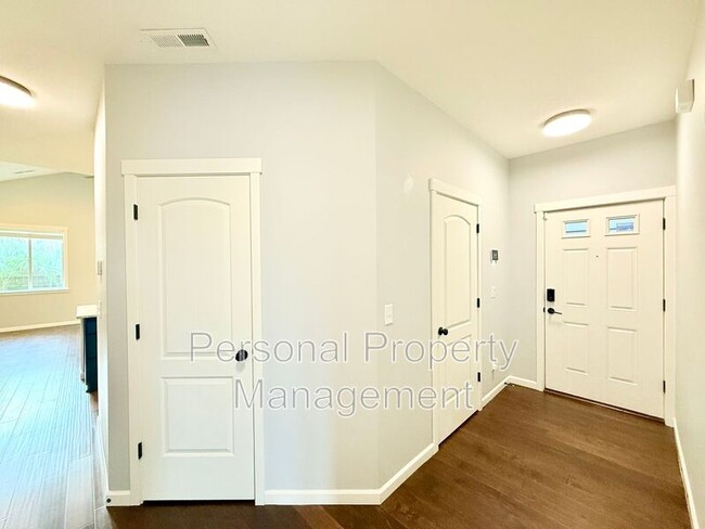 Building Photo - 2606 NE 130th Ct