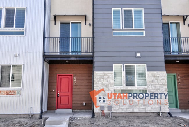 Building Photo - 1042 W 430 S