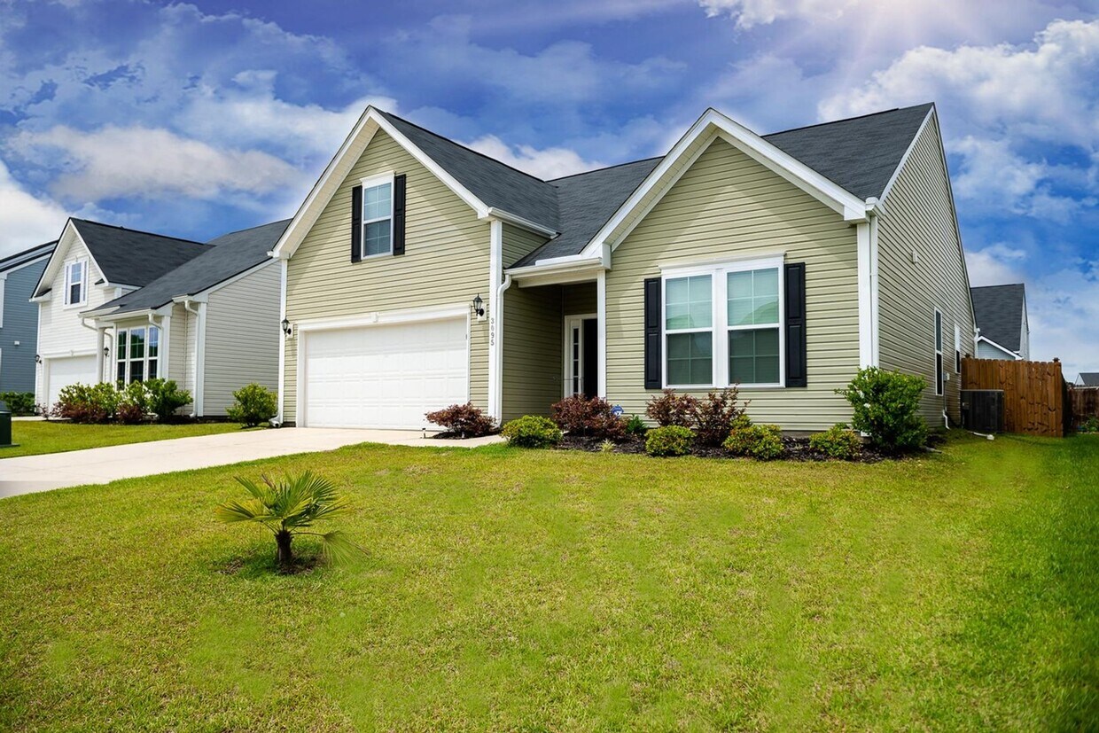 Foto principal - 3BR + Bonus Room | Fenced Yard | Pool Comm...