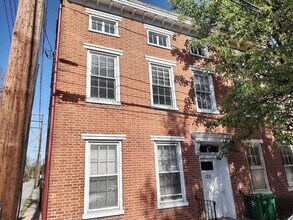 Building Photo - 128 S West St