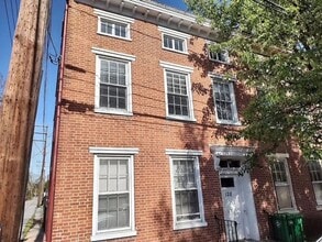 Building Photo - 128 S West St