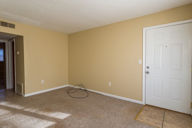 Building Photo - 4908 Saddlebrook Ln