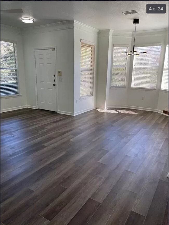 Building Photo - 10459 Villa View Cir