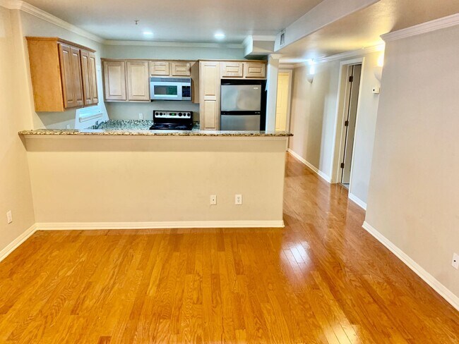 Foto del edificio - Campus Living, But Make It Chic