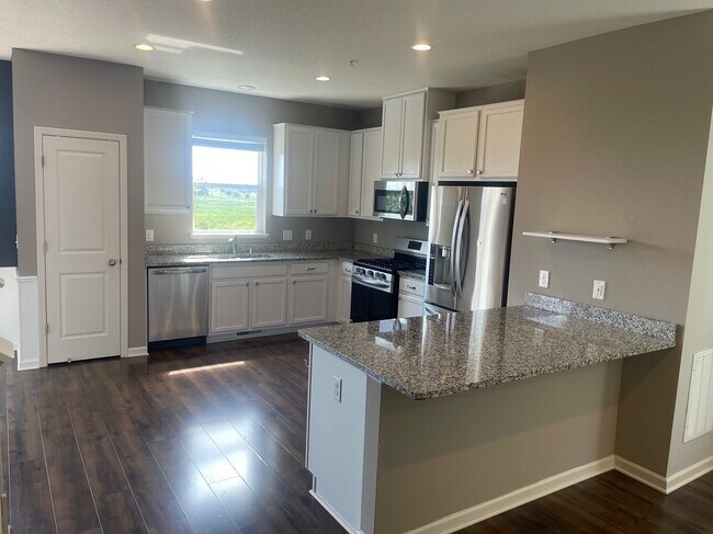 Foto del edificio - 9624 Merrimac Ln N