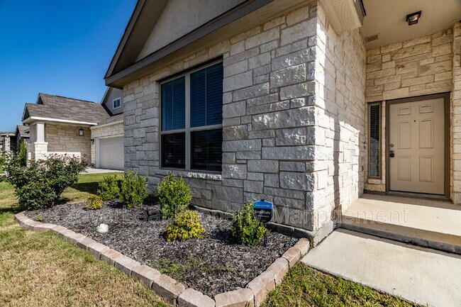 Building Photo - 405 Sika Way
