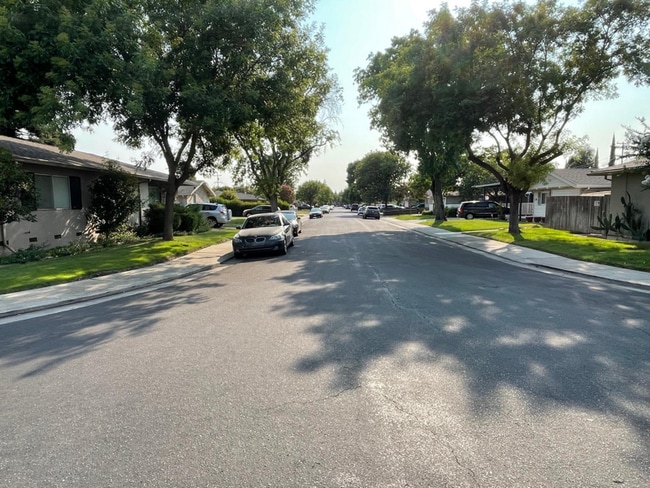 Foto del edificio - 5503 Ridgeway Ave