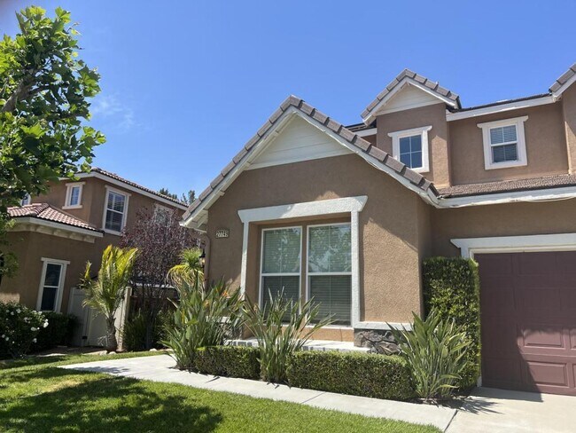 Building Photo - 27749 Hackberry St