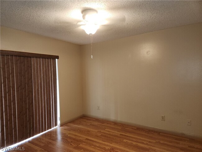 Foto del edificio - 4608 SE 4th Pl