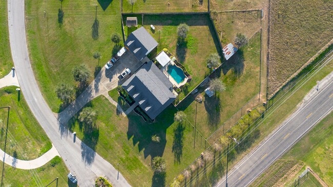 Building Photo - 2963 Settler's Way Dr