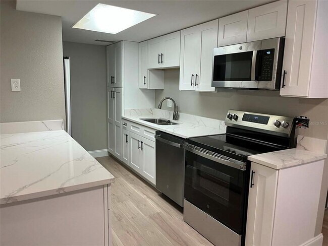 Foto del edificio - 3666 Aristotle Ave