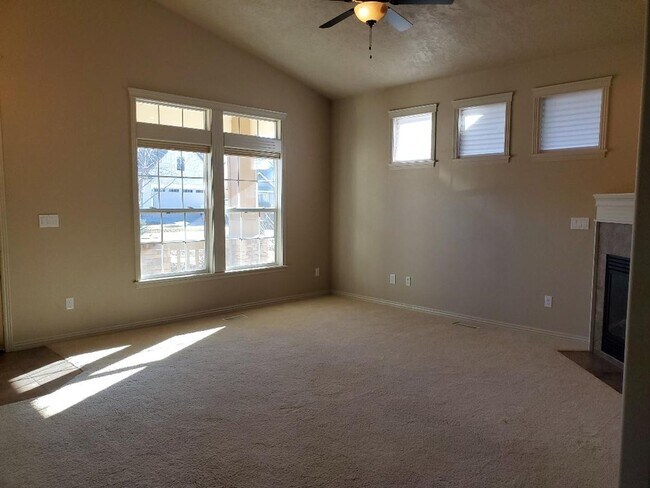 Building Photo - 3 bedroom, 2 bath in Tuscany Messina Meadows
