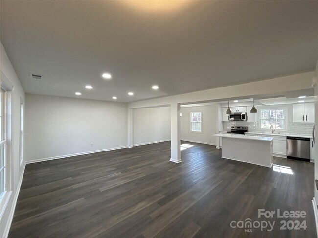 Building Photo - 5406 Barrington Dr