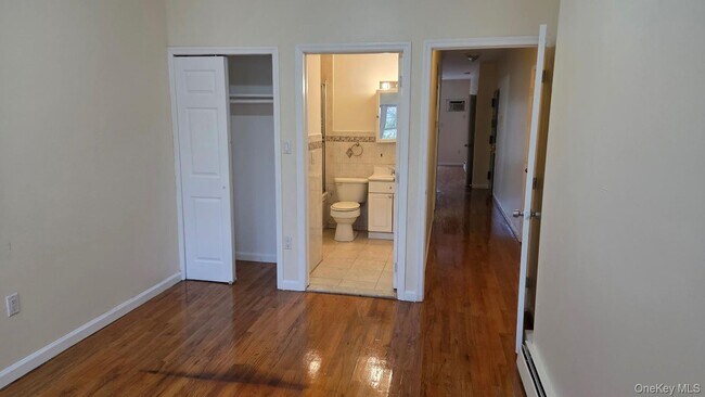 Foto del edificio - 175-11 90th Ave