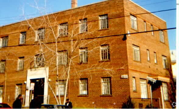 Foto del edificio - Mount Rainier Artist Apartments