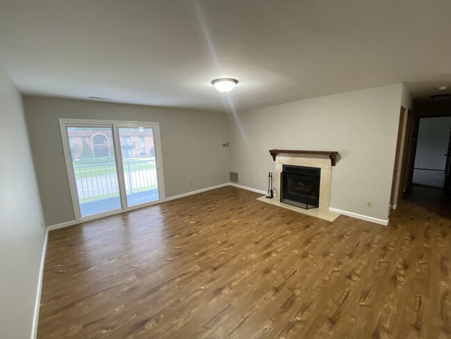 Building Photo - 9621 Merrillville Rd