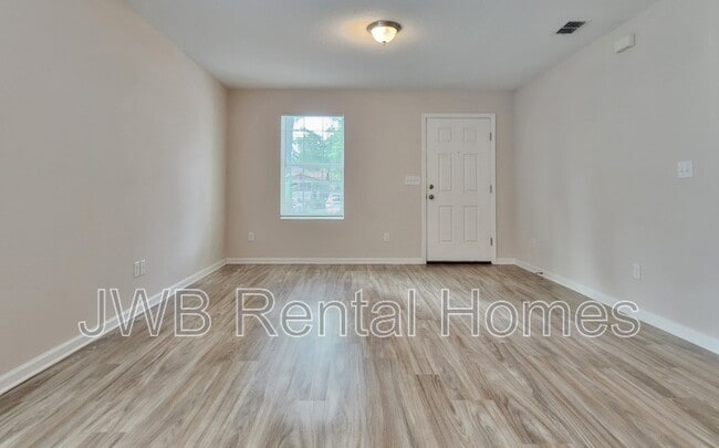 Building Photo - 7617 Eaton Ave