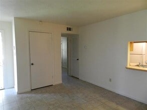 Building Photo - 1427 Charlotte St