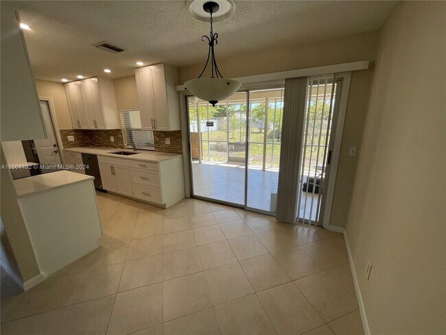 Foto del edificio - 673 SW Branford Rd