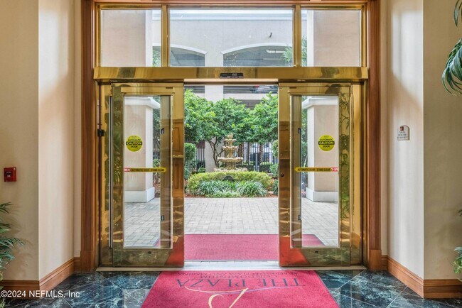 Foto del edificio - 400 E Bay St