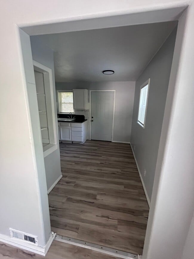 Building Photo - 7534 Blanding Dr