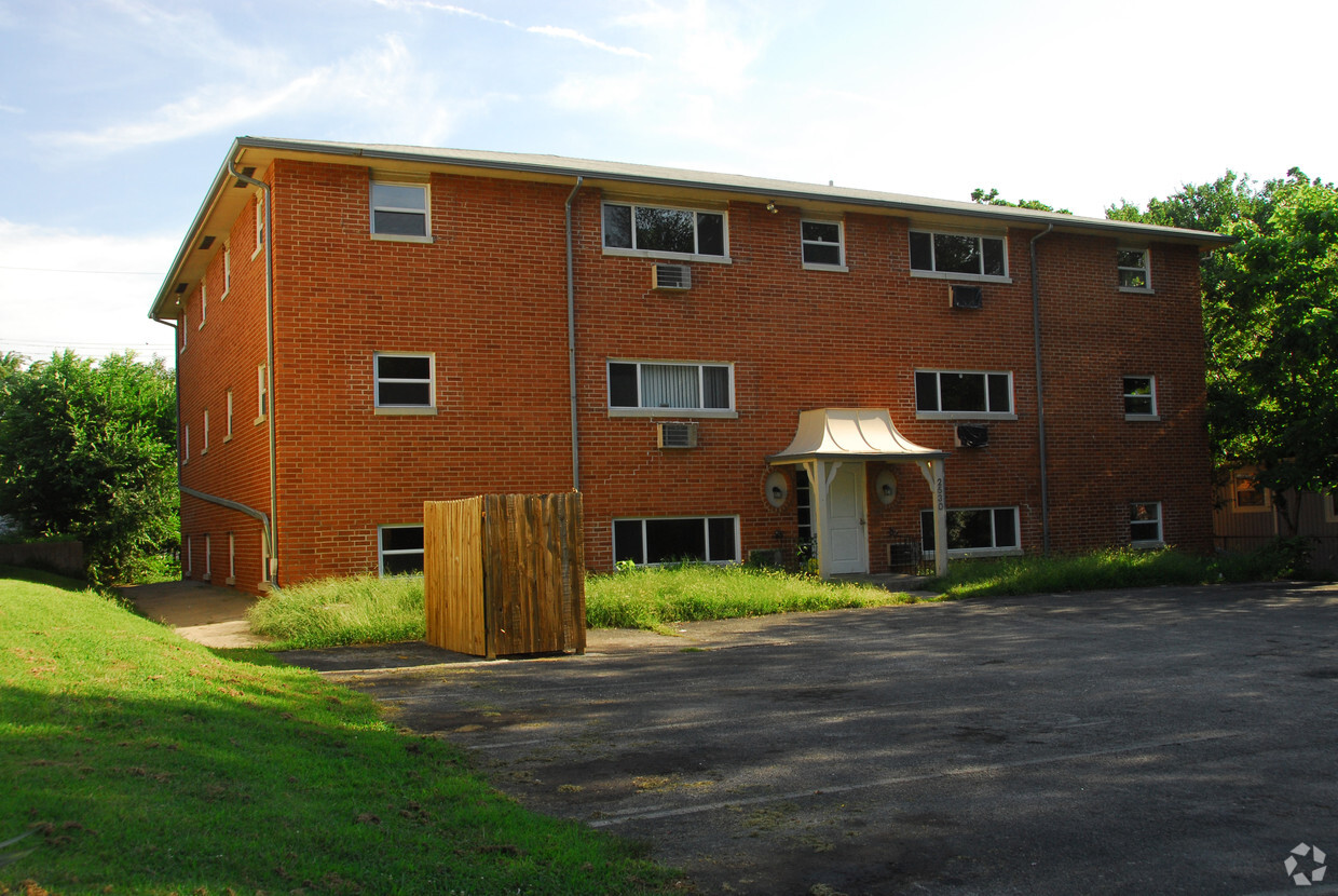 Building Photo - 47 West Apartments