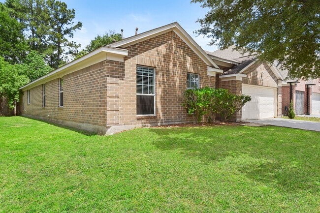 Building Photo - Open Living, Great Layout, Prime Location