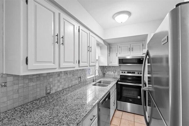 Foto del edificio - 5126 St Charles Ln