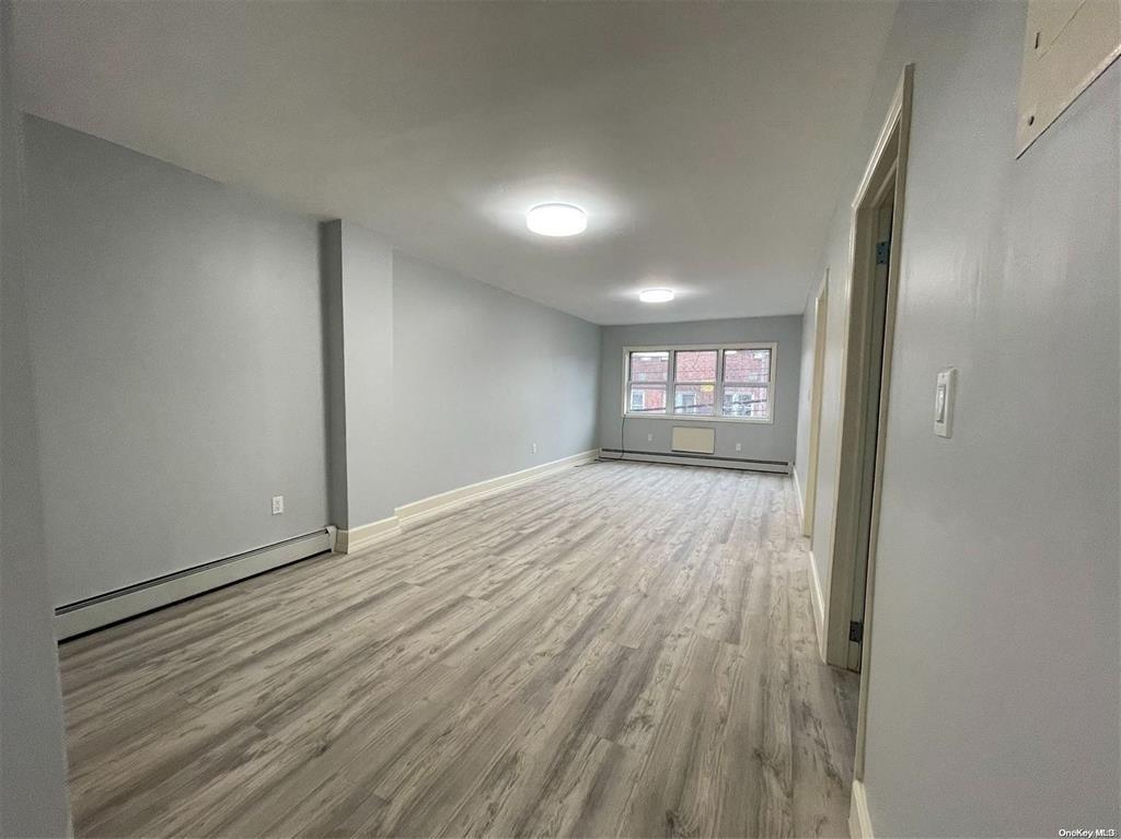 Foto principal - 99-11 37th Ave
