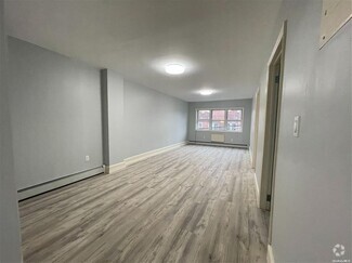 Building Photo - 99-11 37th Ave