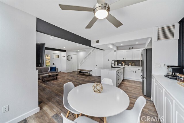 Building Photo - 25712 Le Parc
