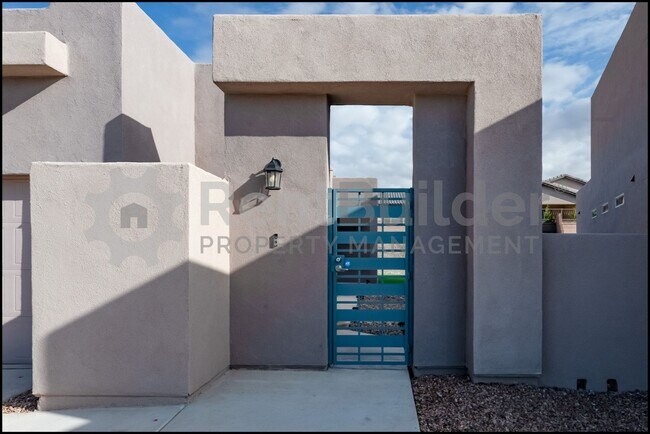 Foto del edificio - CALL TO SCHEDULE A SHOWING 505-808-6467
