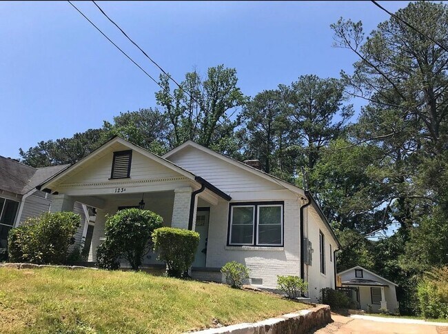 Foto del edificio - 123 Chicamauga Ave SW