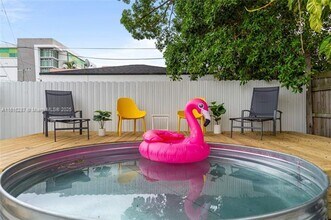 Building Photo - 968 NE 80th St