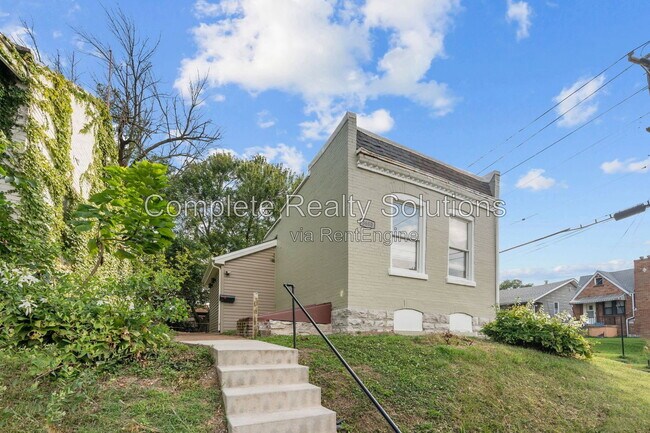 Building Photo - 3680 Blow St