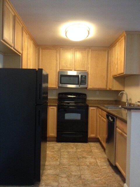 Building Photo - 3555 Grove St