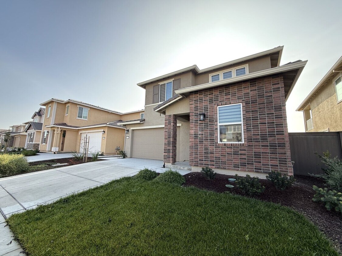 Foto del edificio - Updated 4bd/3ba Natomas Home with 2 Car Ga...