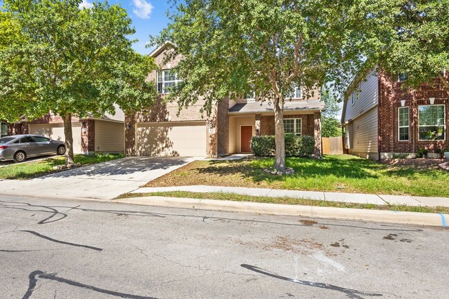 Building Photo - Spacious 4-Bedroom Home with Loft & Backya...