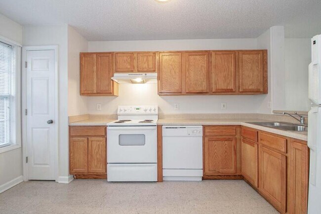 Foto del edificio - 299-E2 Raleigh Dr