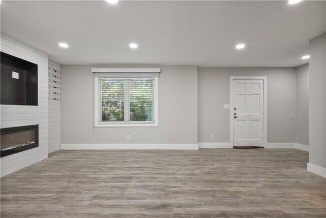 Foto del edificio - 330 Winding River Dr