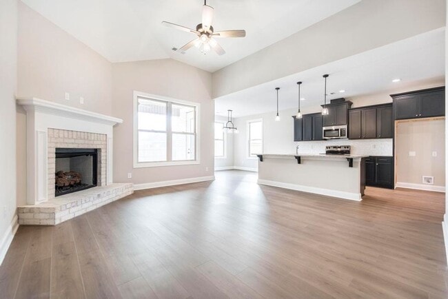 Foto del edificio - 402 Otters Rdg Dr