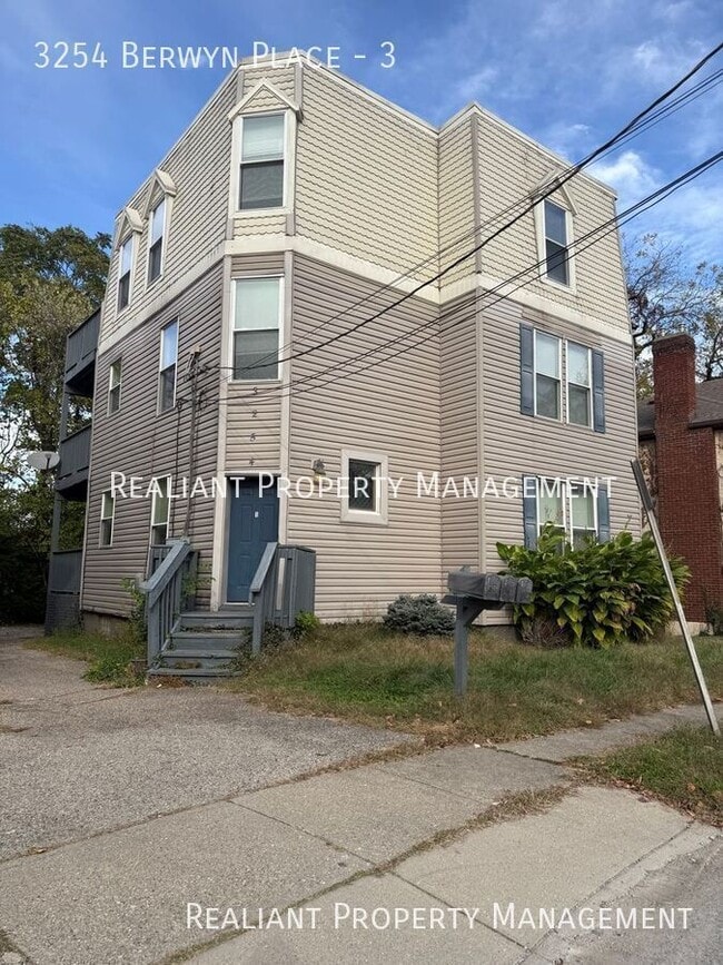 Building Photo - 3254 Berwyn Pl