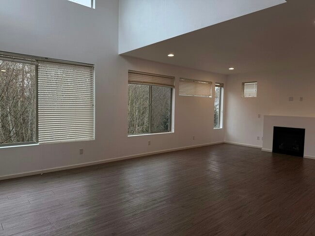 Foto del edificio - 18707 107th Ave SE