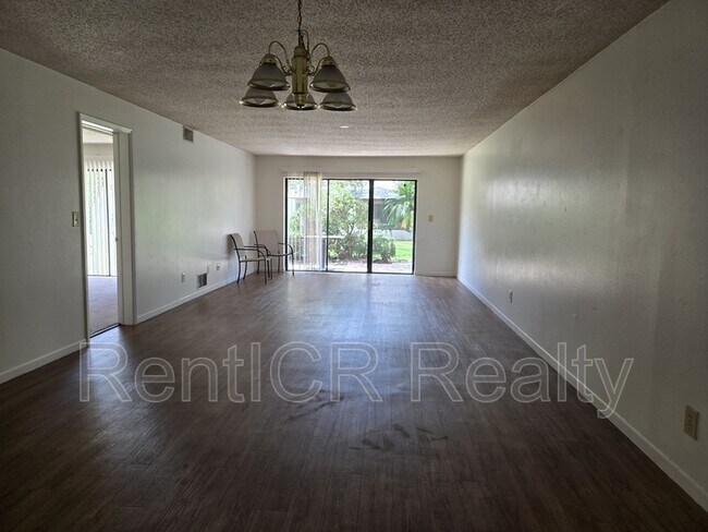 Foto del edificio - 3505 Tarpon Woods Blvd