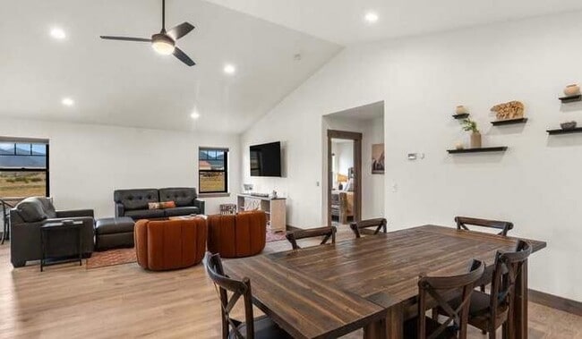 Building Photo - 132 Sky View Dr