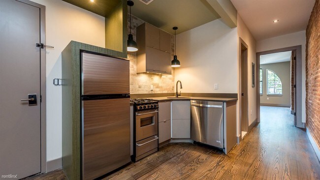 Foto del edificio - 266 Malcolm X Blvd