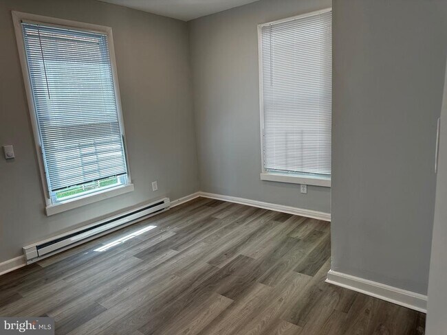 Foto del edificio - 21 E Price St