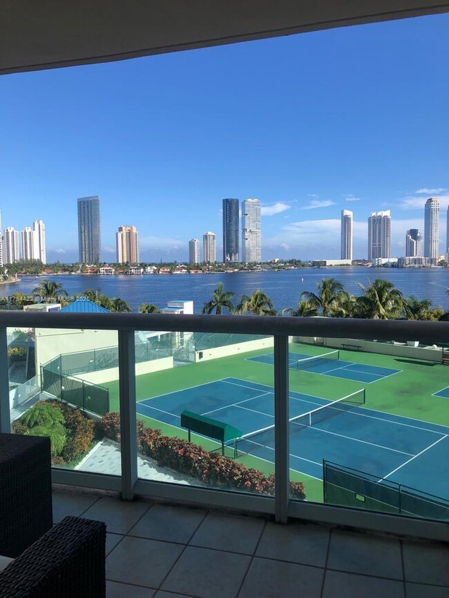 Foto del edificio - 3370 Hidden Bay Dr
