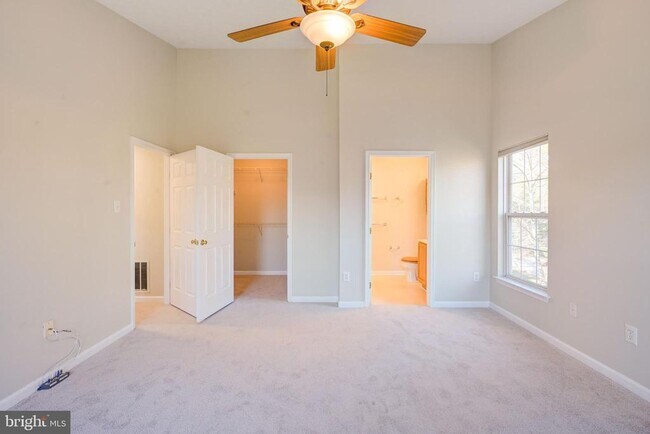 Foto del edificio - 4933 Riders Ct