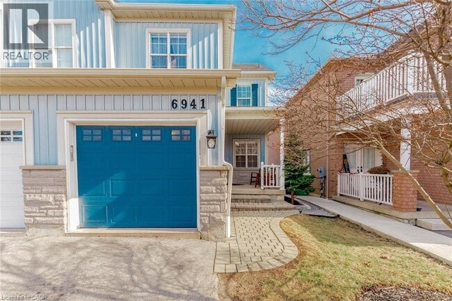 Photo du bâtiment - 6941 Haines Artist Way